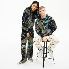 Unisex LIVE Scarf-Print Hooded Sweatshirt / Lacoste